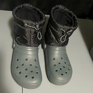 Crocs Classic Lined Neo
Puff Boots Men’s Size 12